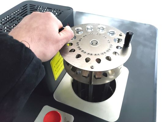 温度校正のための恒温化油浴/タンク 70~300°C ISO17025認定